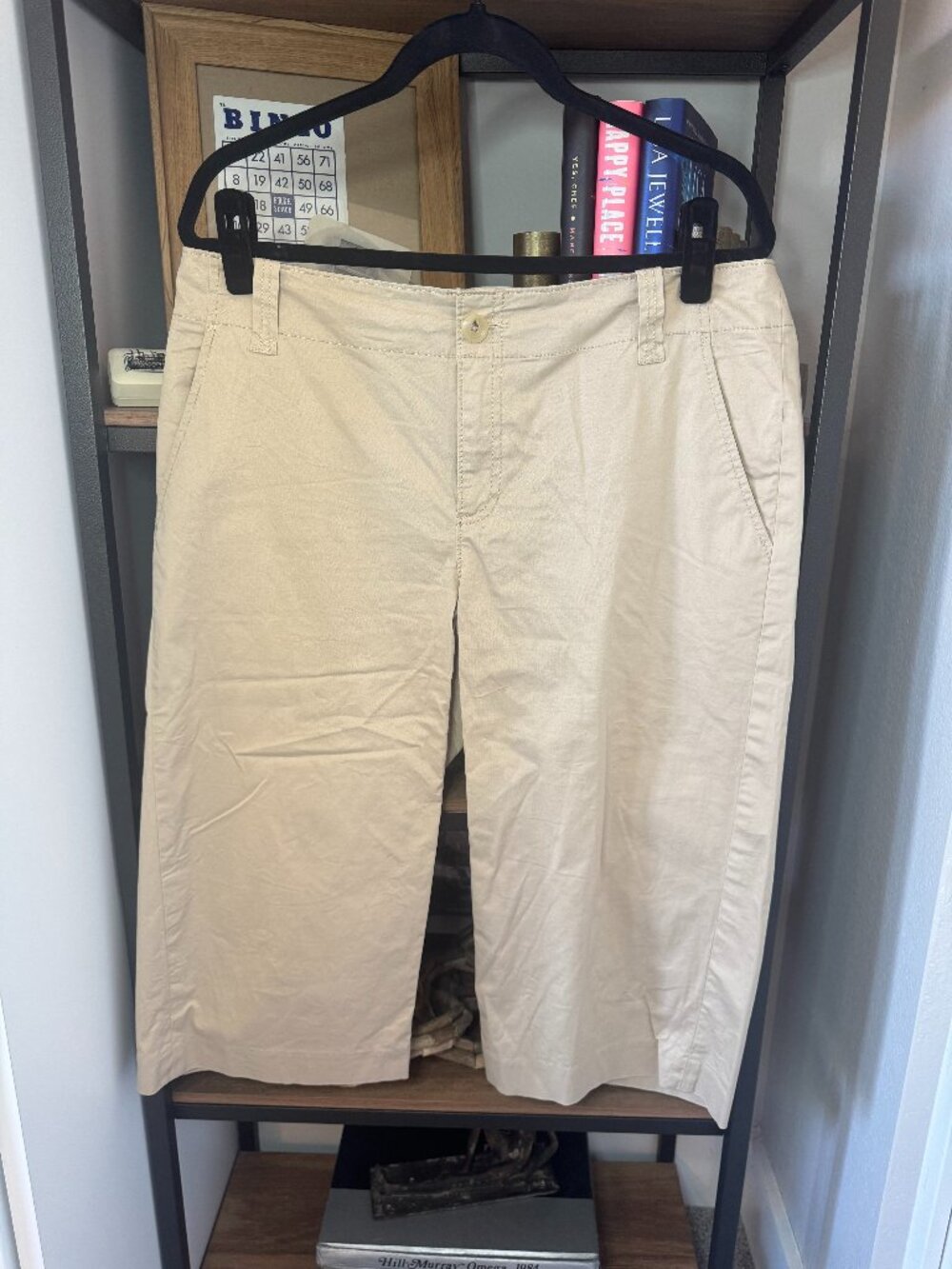 Gap Capri "Favorite Khaki" - Size 14